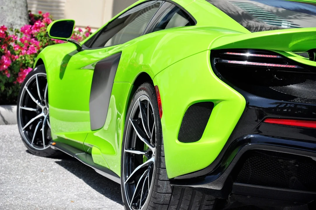 2016 McLaren 675LT Coupe - Image 13 of 21