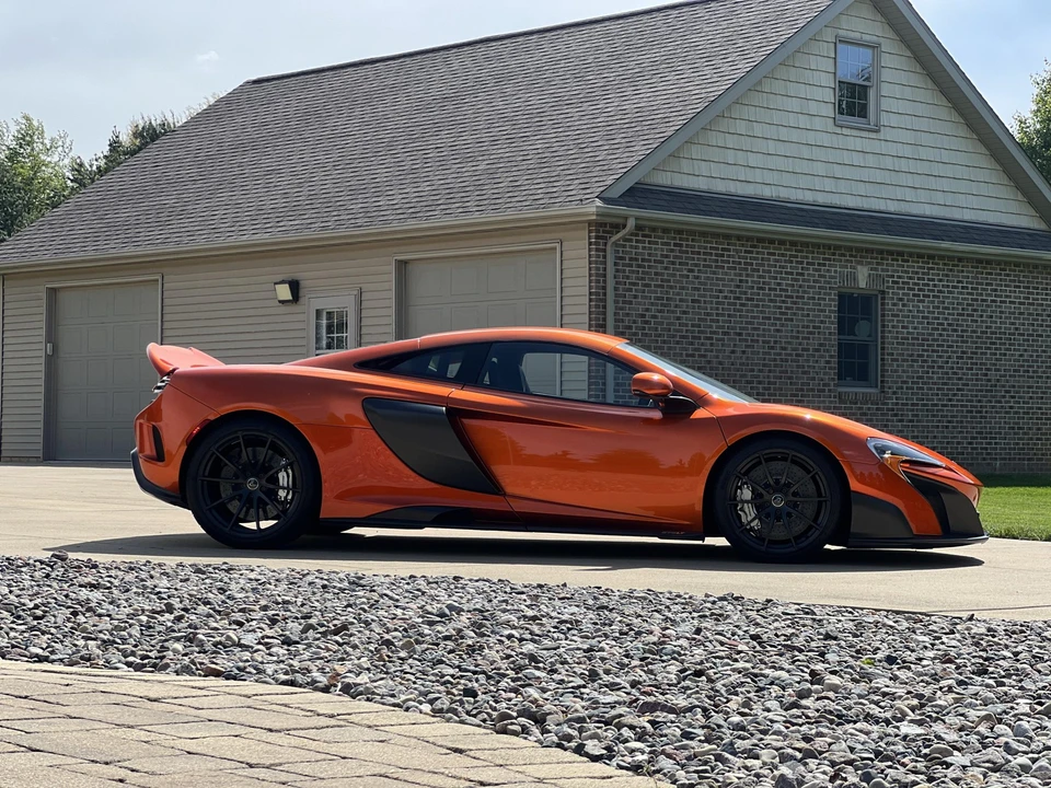 2016 McLaren 675LT Coupe - Image 25 of 31