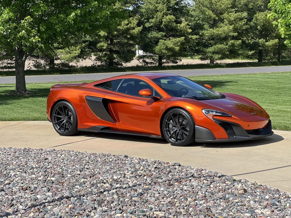 2016 McLaren 675LT Coupe - Image 26 of 31