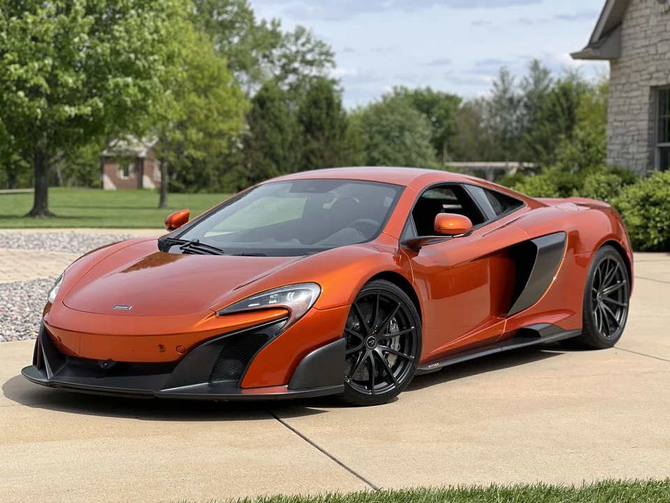 2016 McLaren 675LT Coupe - Image 4 of 31