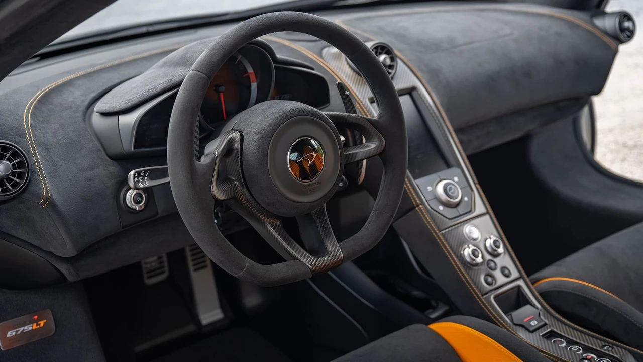 2016 McLaren 675LT Coupe - Image 12 of 31