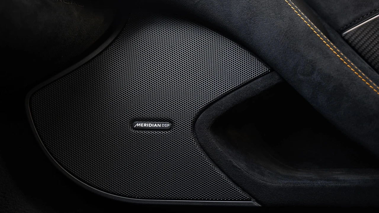 2016 McLaren 675LT Coupe - Image 25 of 31