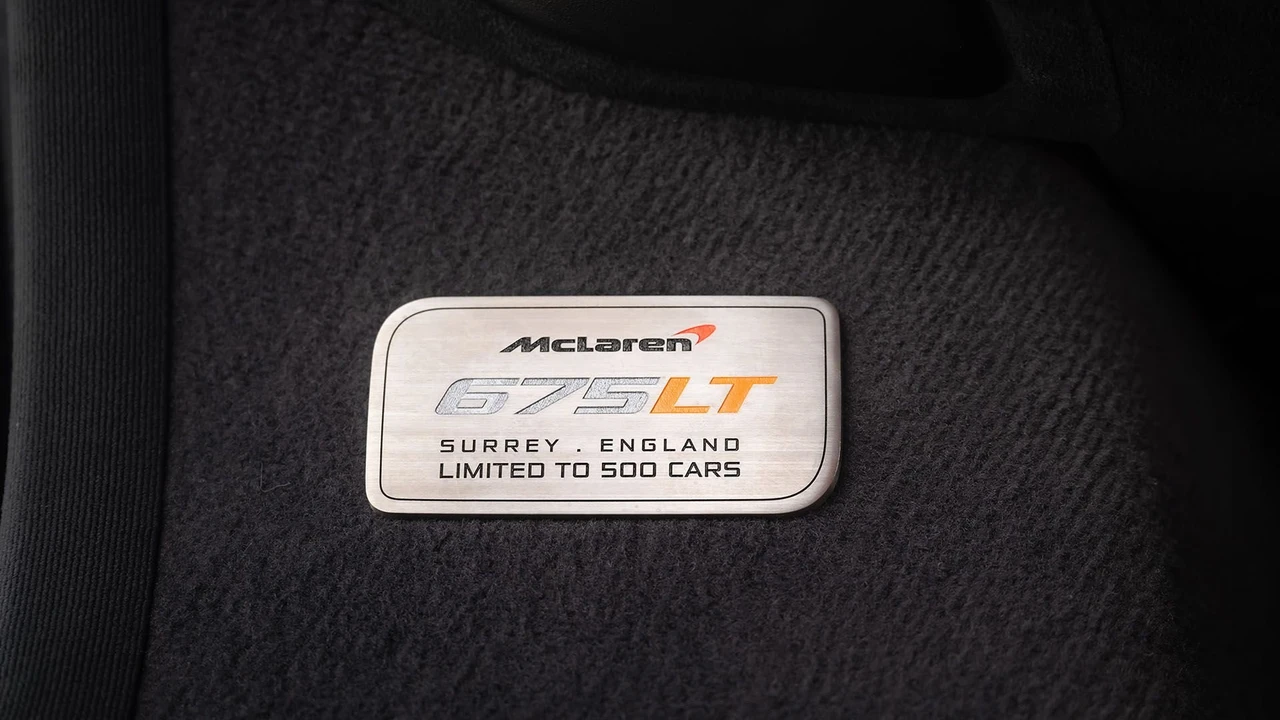 2016 McLaren 675LT Coupe - Image 29 of 31