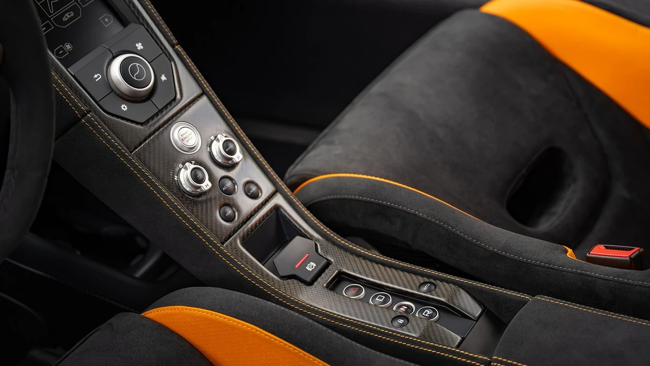 2016 McLaren 675LT Coupe - Image 22 of 31
