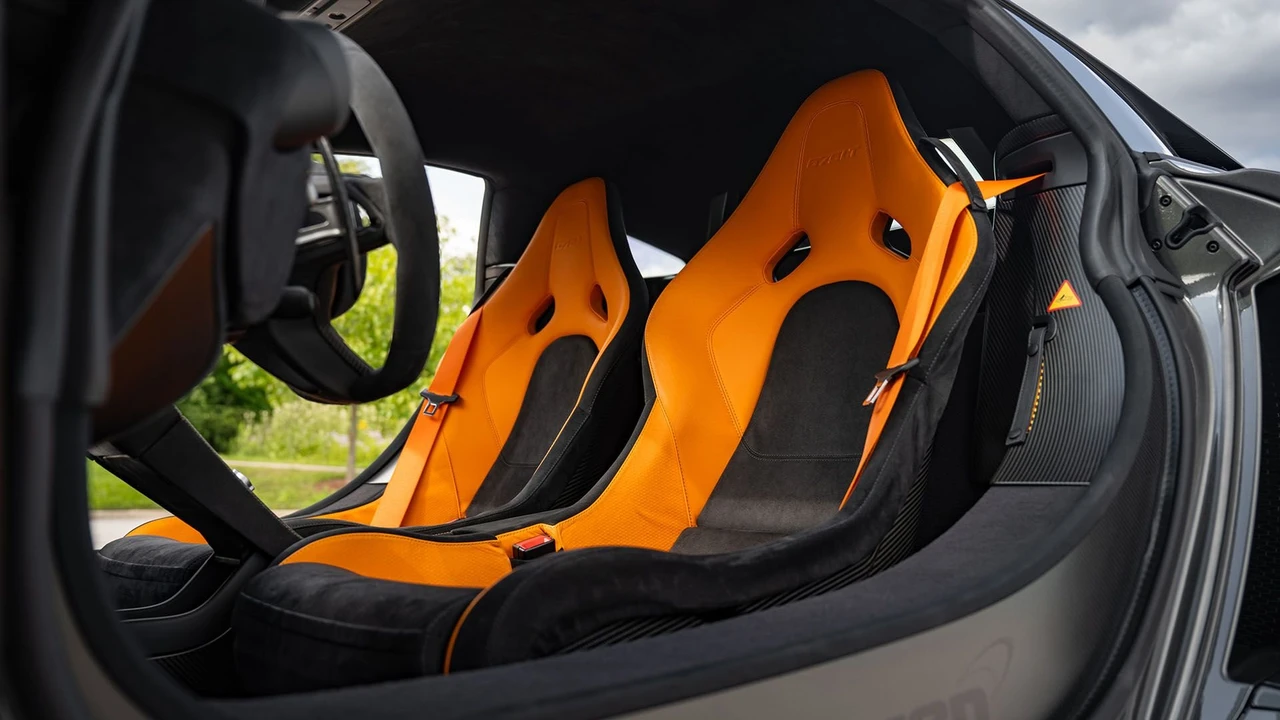 2016 McLaren 675LT Coupe - Image 18 of 31