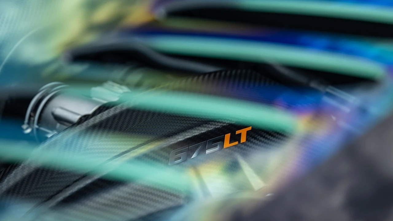 2016 McLaren 675LT Coupe - Image 11 of 31