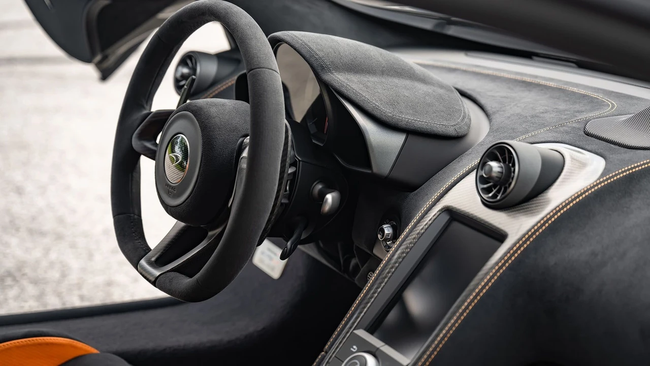 2016 McLaren 675LT Coupe - Image 20 of 31