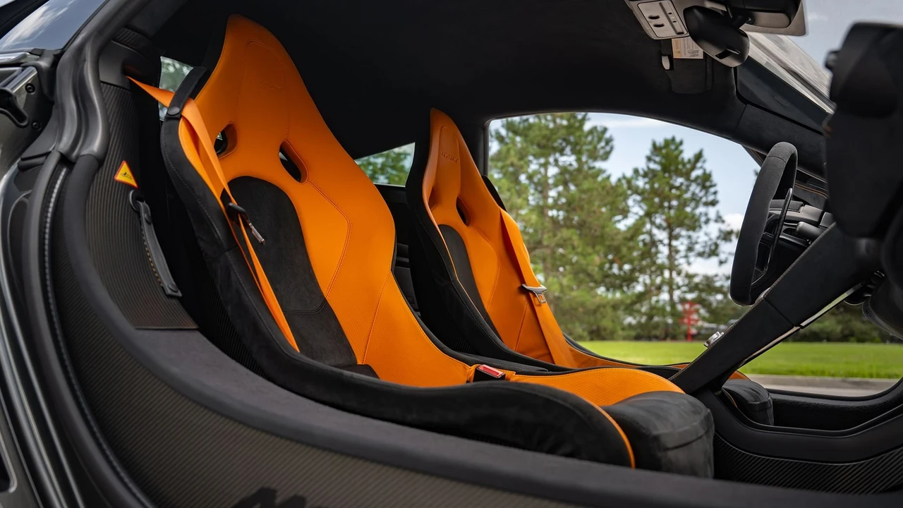 2016 McLaren 675LT Coupe - Image 9 of 31