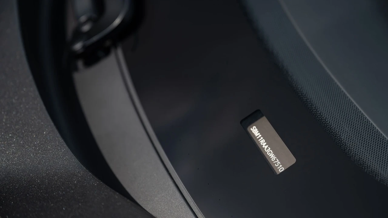 2016 McLaren 675LT Coupe - Image 30 of 31