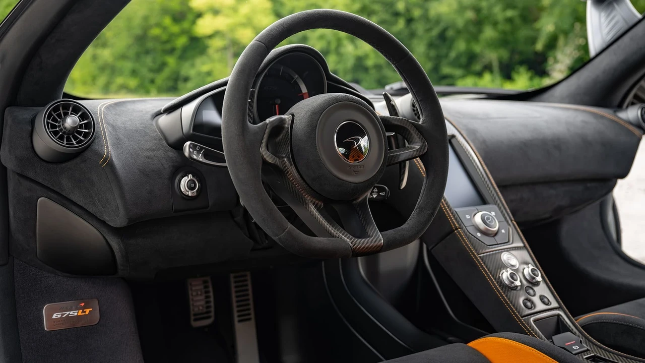 2016 McLaren 675LT Coupe - Image 23 of 31