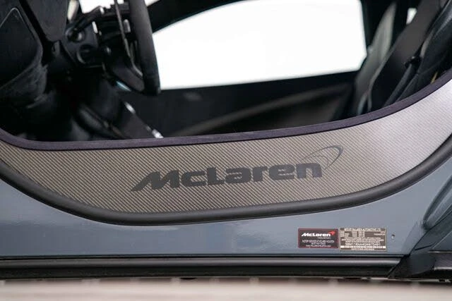 2016 McLaren 675LT Coupe - Image 17 of 31