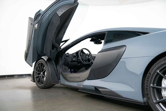 2016 McLaren 675LT Coupe - Image 14 of 31