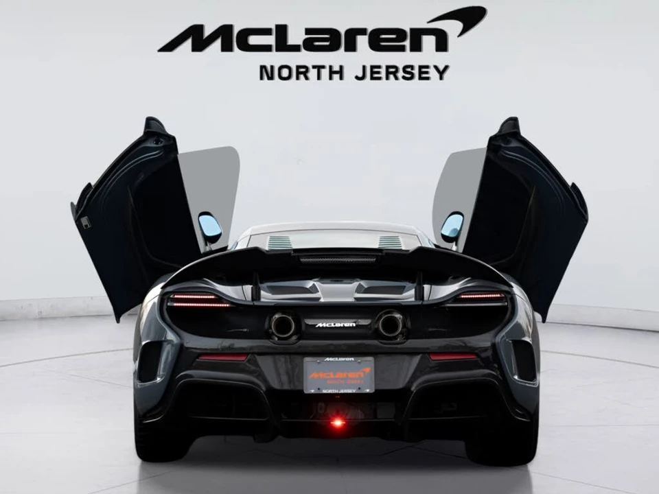 2016 McLaren 675LT Coupe - Image 8 of 31