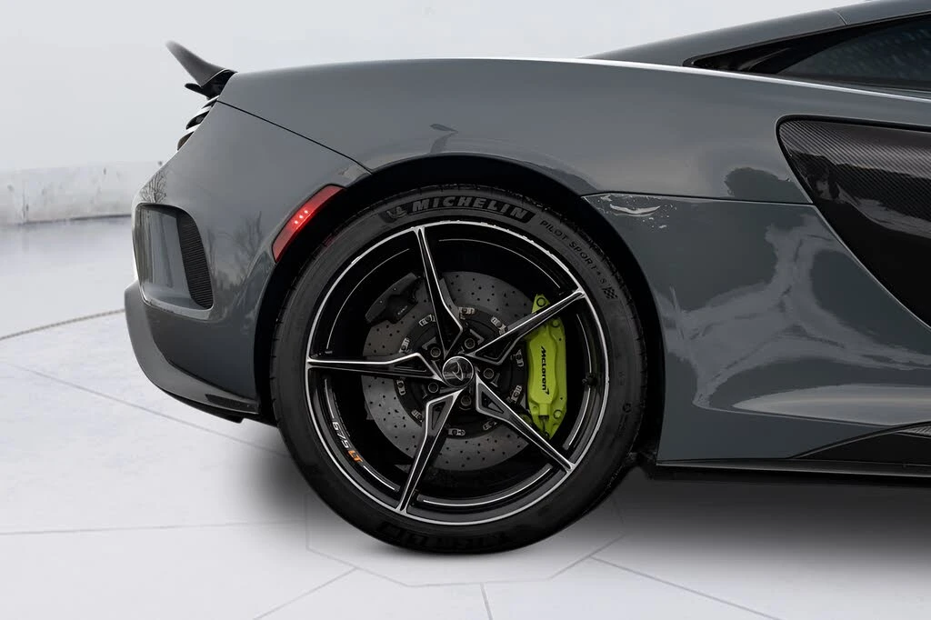 2016 McLaren 675LT Coupe - Image 30 of 31