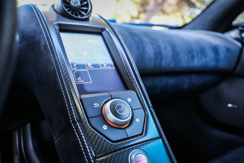 2016 McLaren 675LT Coupe - Image 18 of 31