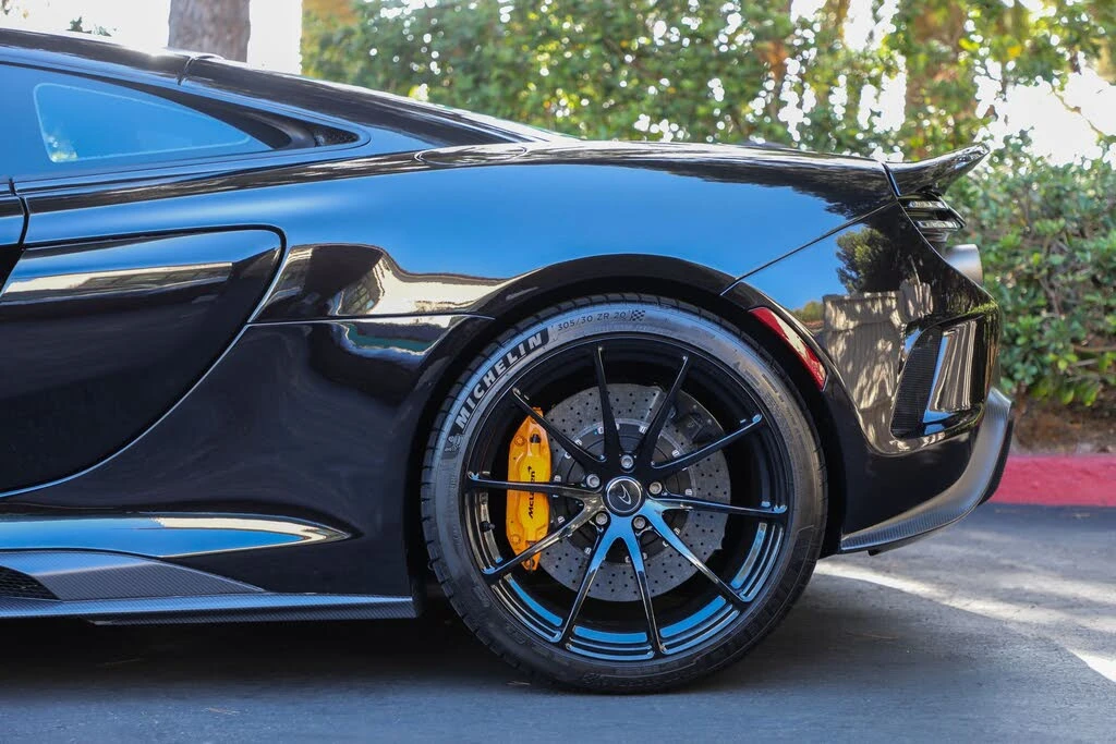 2016 McLaren 675LT Coupe - Image 2 of 31