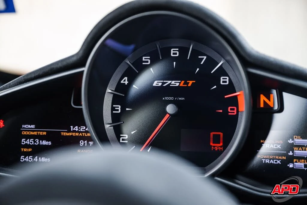 2016 McLaren 675LT Coupe - Image 24 of 31