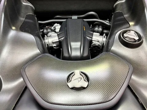 McLaren 675LT Engine