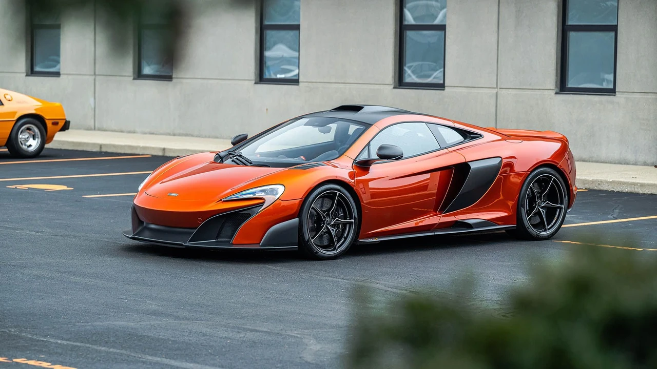 2016 McLaren 675LT Coupe - Image 12 of 31