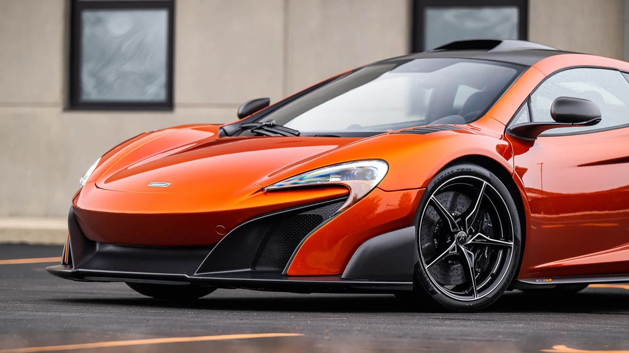 2016 McLaren 675LT Coupe - Image 24 of 31