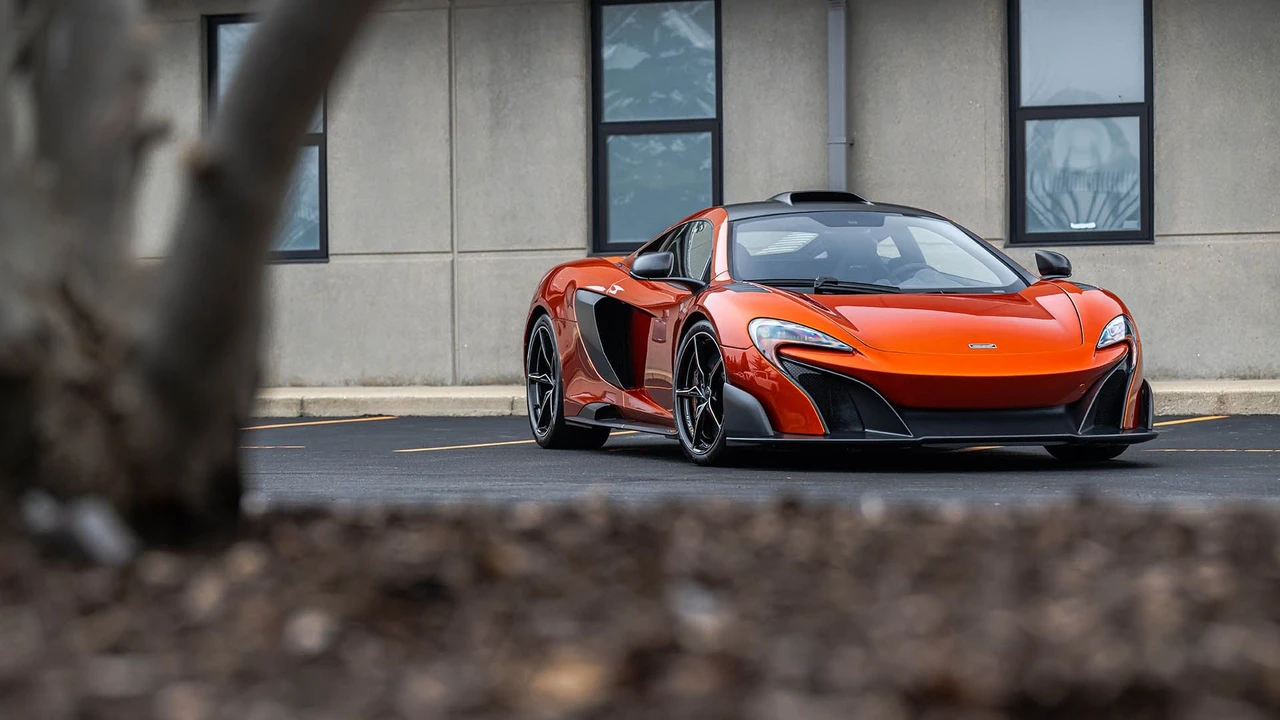 2016 McLaren 675LT Coupe - Image 5 of 31