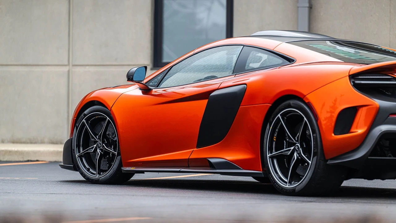 2016 McLaren 675LT Coupe - Image 20 of 31