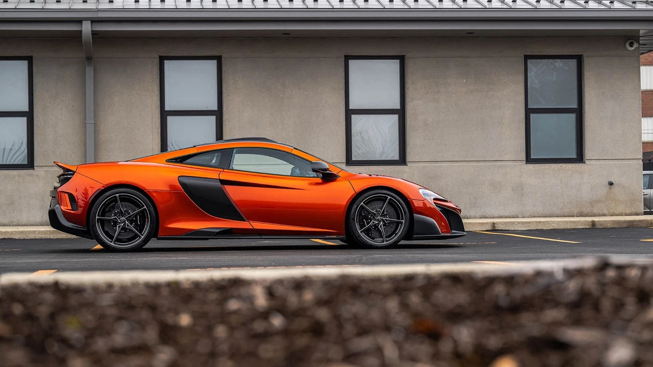 2016 McLaren 675LT Coupe - Image 3 of 31