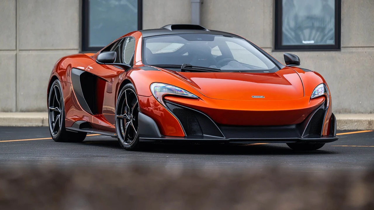 2016 McLaren 675LT Coupe - Image 10 of 31