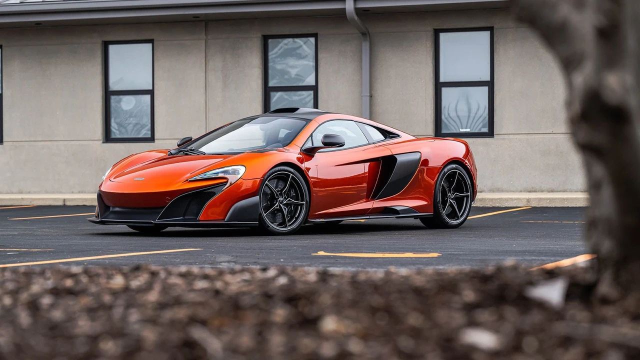 2016 McLaren 675LT Coupe - Image 13 of 31