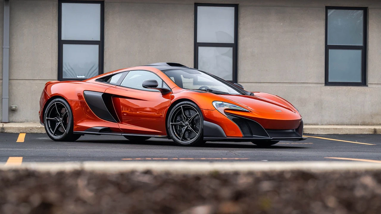 2016 McLaren 675LT Coupe - Image 8 of 31