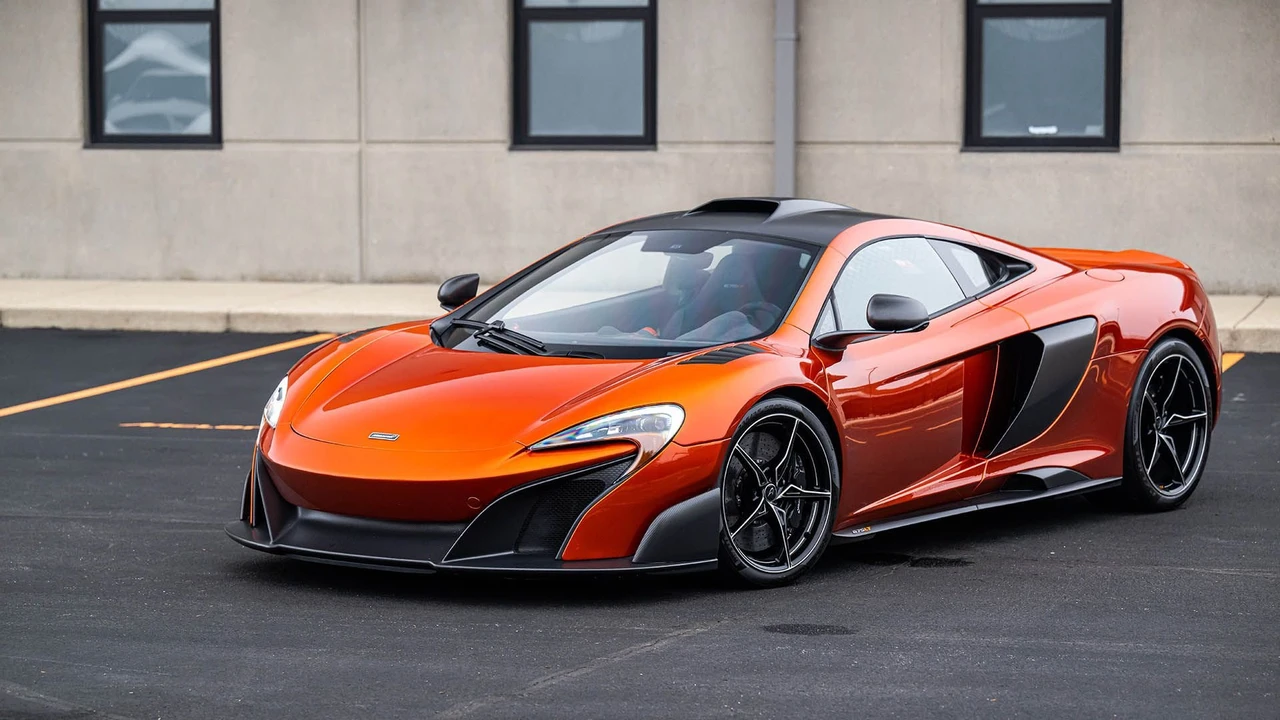 2016 McLaren 675LT Coupe - Image 17 of 31