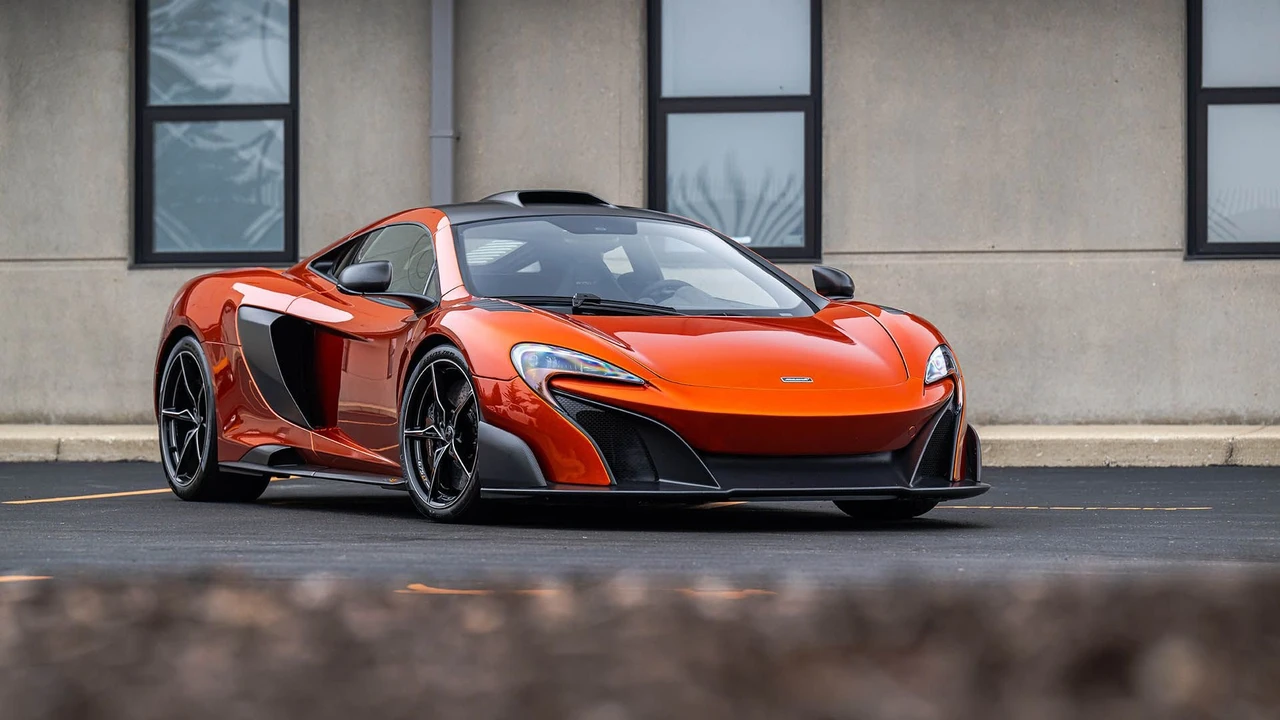 2016 McLaren 675LT Coupe - Image 4 of 31