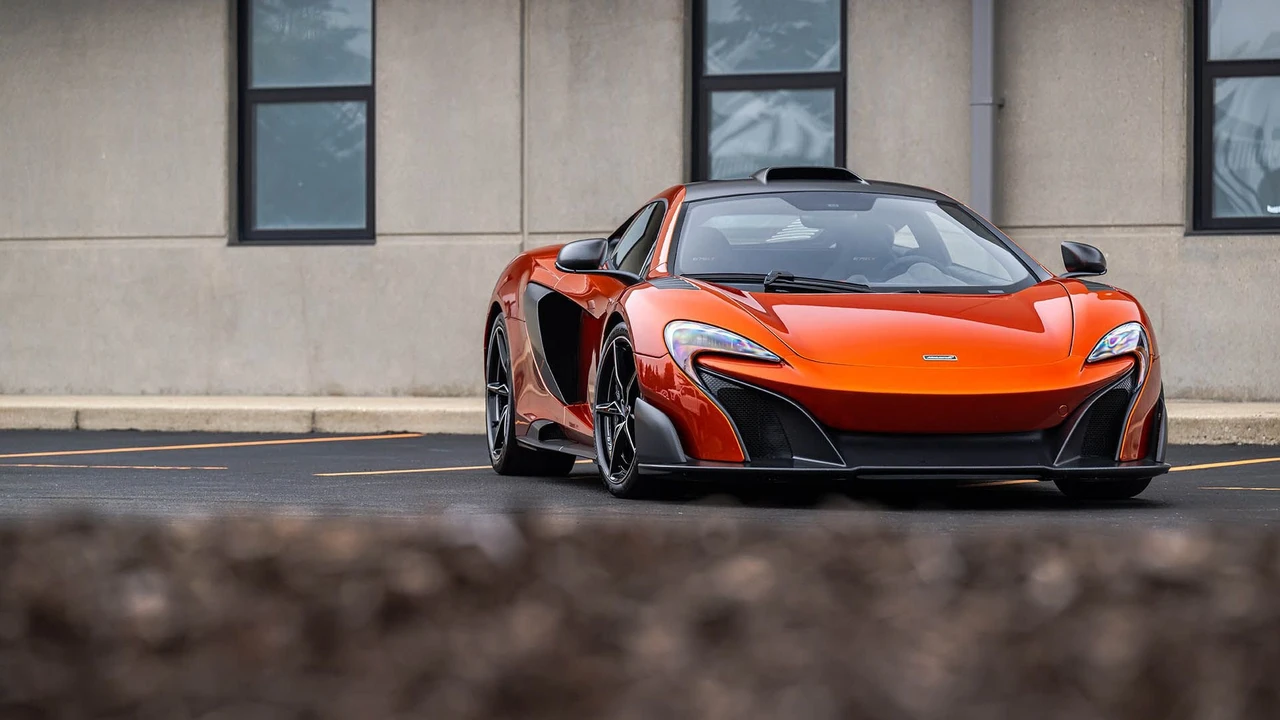 2016 McLaren 675LT Coupe - Image 9 of 31