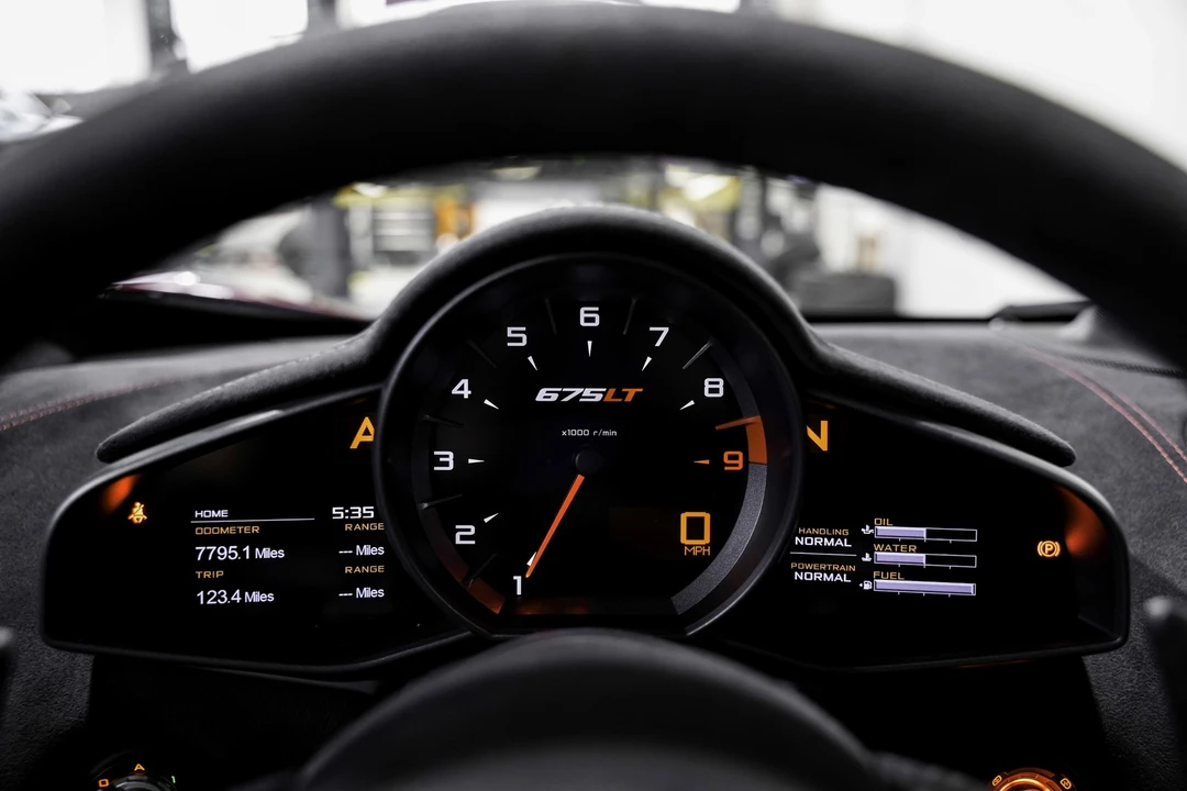 2016 McLaren 675LT - Image 12 of 21