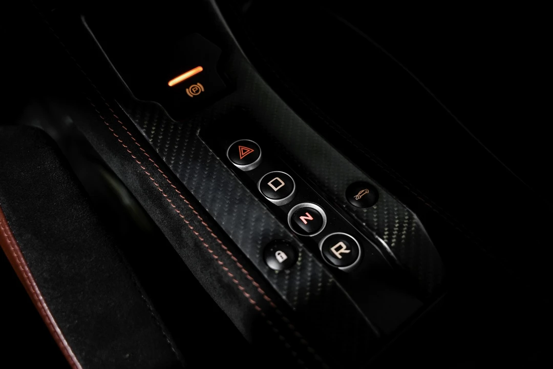 2016 McLaren 675LT - Image 17 of 21