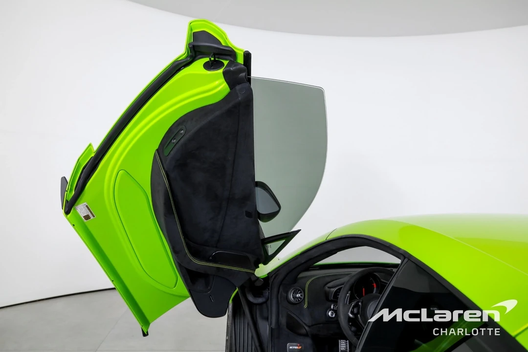 2016 McLaren 675LT - Image 10 of 12