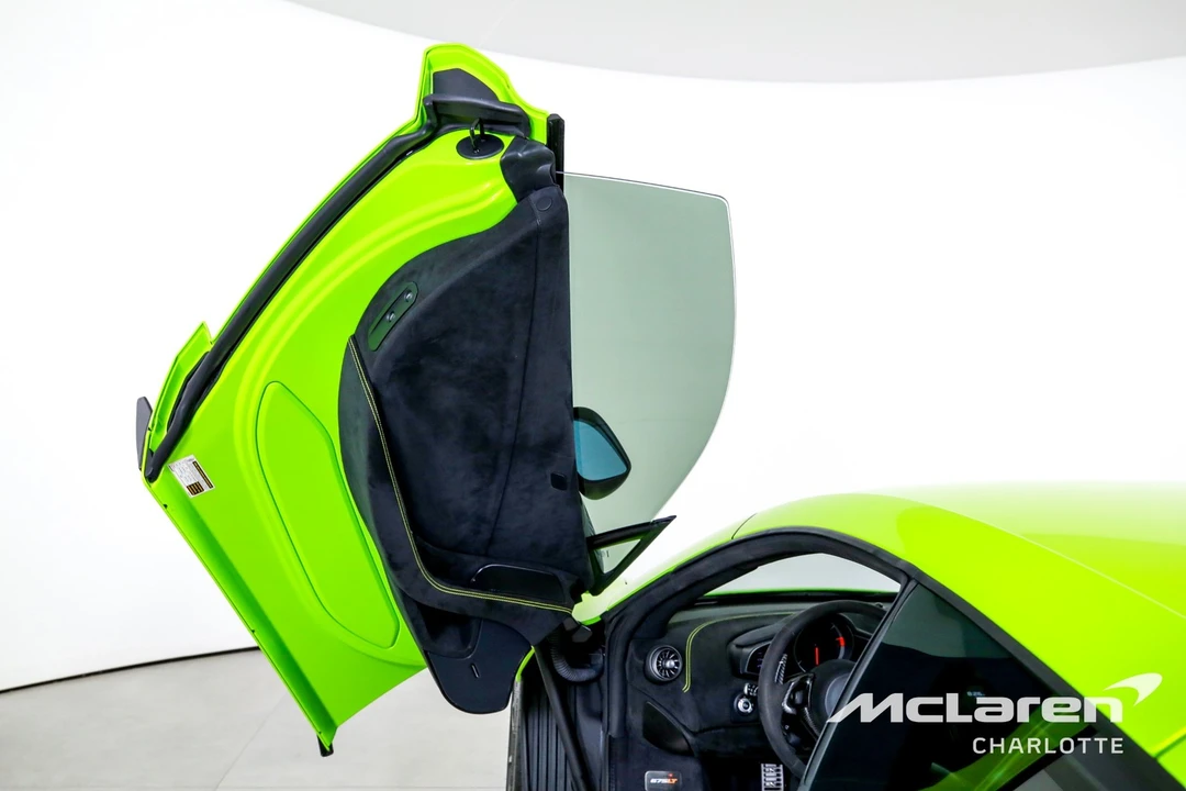 2016 McLaren 675LT - Image 10 of 12