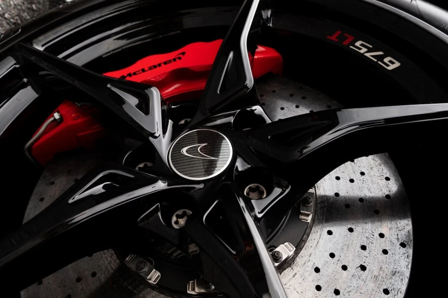 2016 McLaren 675LT - Image 16 of 31