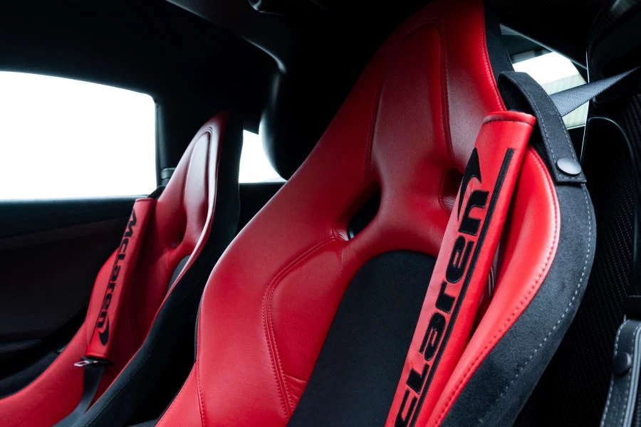 2016 McLaren 675LT - Image 19 of 31