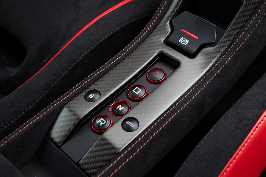 2016 McLaren 675LT - Image 20 of 31