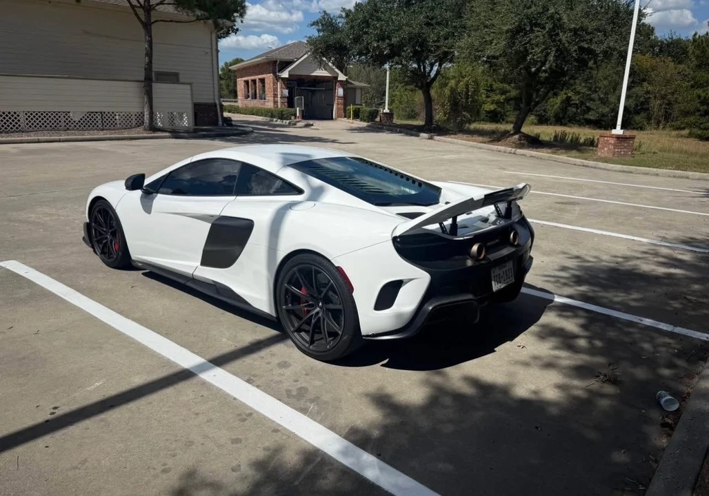 2016 McLaren 675LT - Image 3 of 12