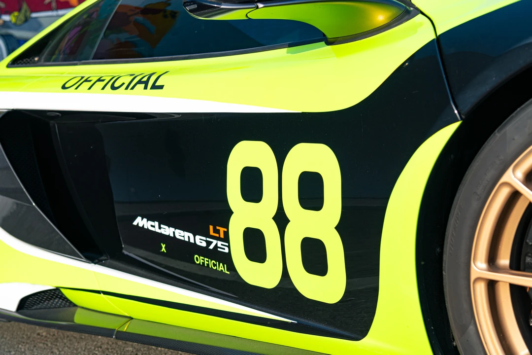 2016 McLaren 675LT - Image 15 of 31