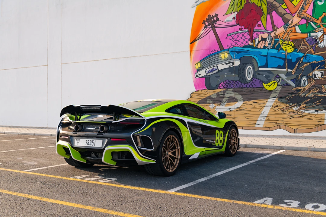 2016 McLaren 675LT - Image 11 of 31