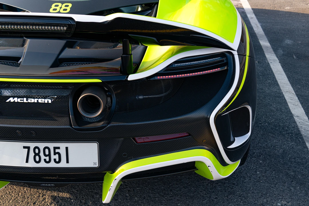 2016 McLaren 675LT - Image 27 of 31