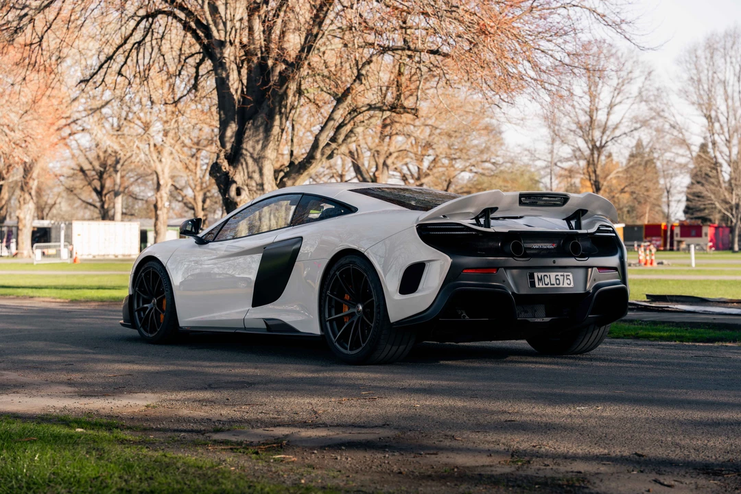2016 McLaren 675LT Coupe - Image 7 of 31