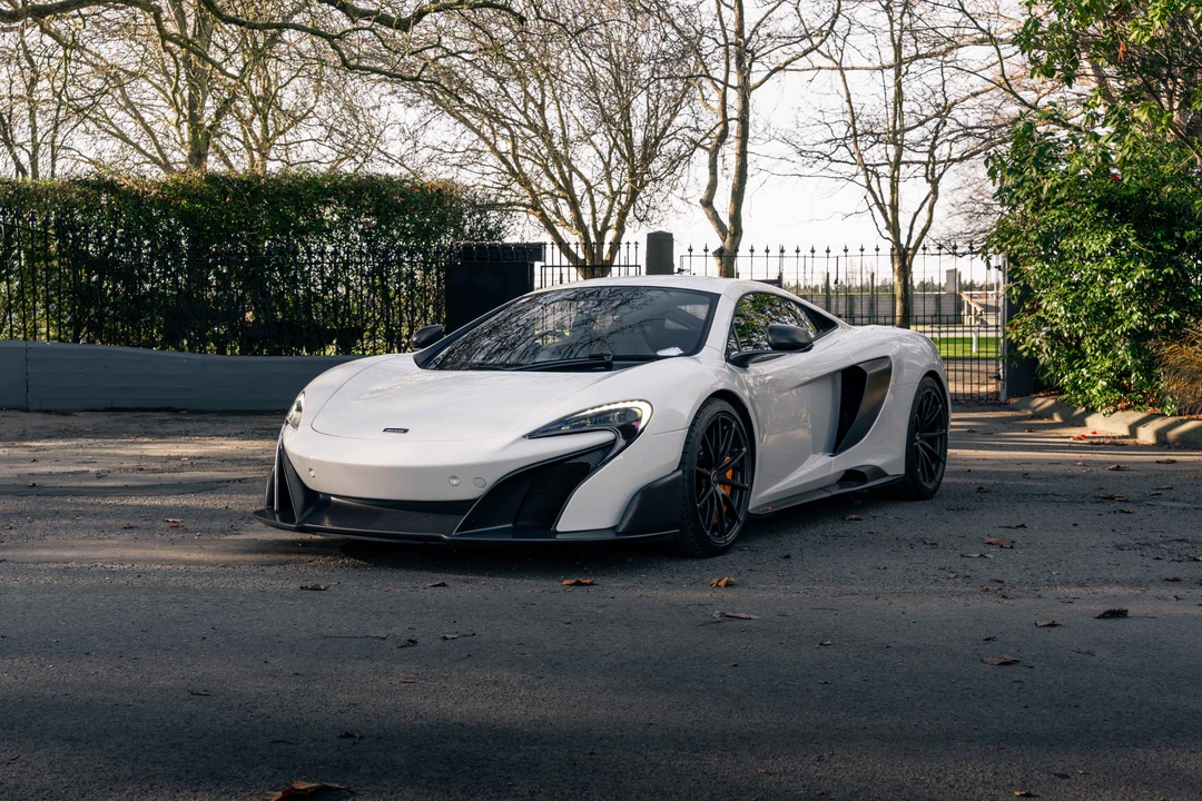 2016 McLaren 675LT Coupe - Image 16 of 31