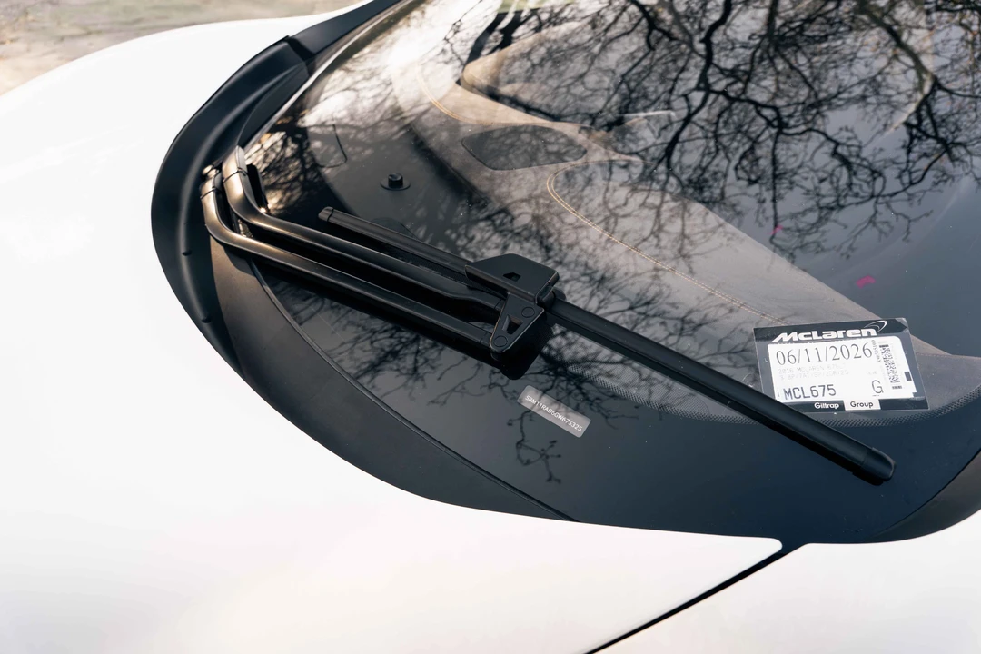 2016 McLaren 675LT Coupe - Image 24 of 31