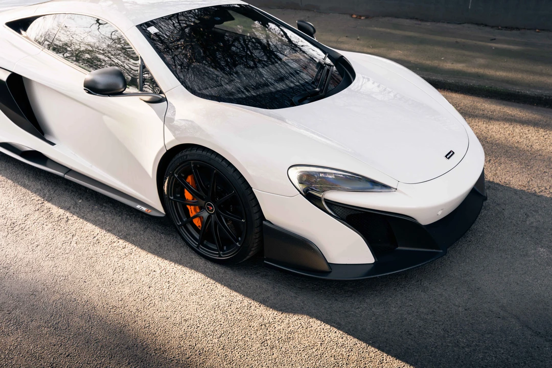 2016 McLaren 675LT Coupe - Image 30 of 31