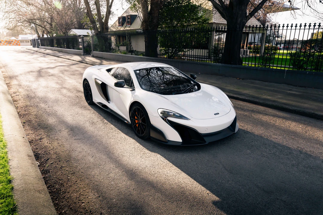 2016 McLaren 675LT Coupe - Image 13 of 31