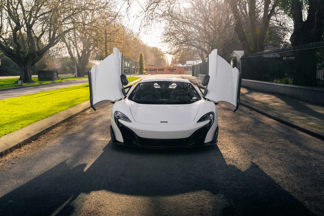 2016 McLaren 675LT Coupe - Image 17 of 31